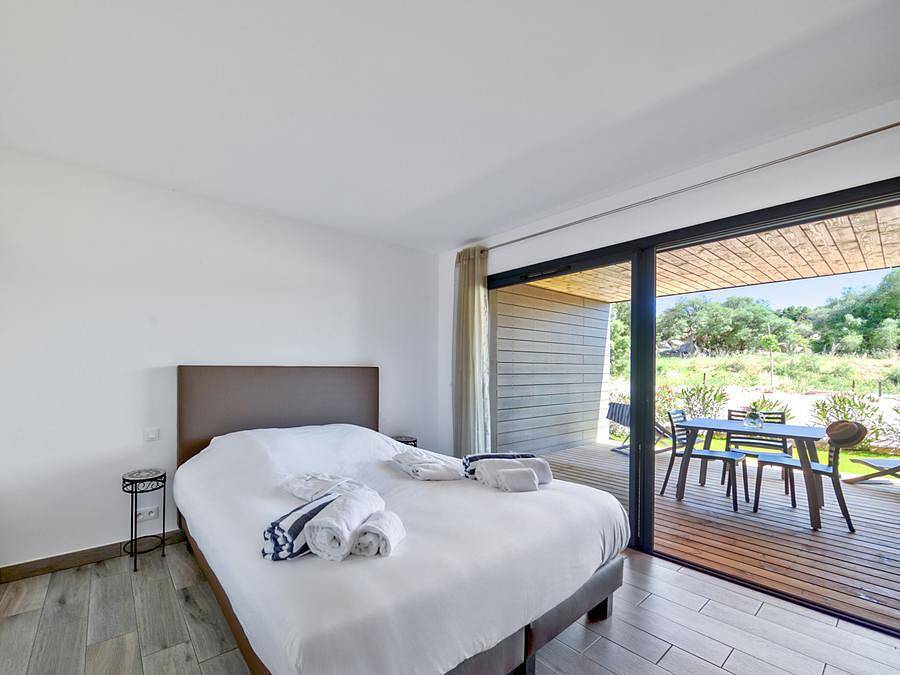 Pierre & Vacances Premium Résidence Les Terrasses d'Arsella - Studio 2 personnes - Climatisation - Grande terrasse in Porto-Vecchio, Arrondissement de Sartène