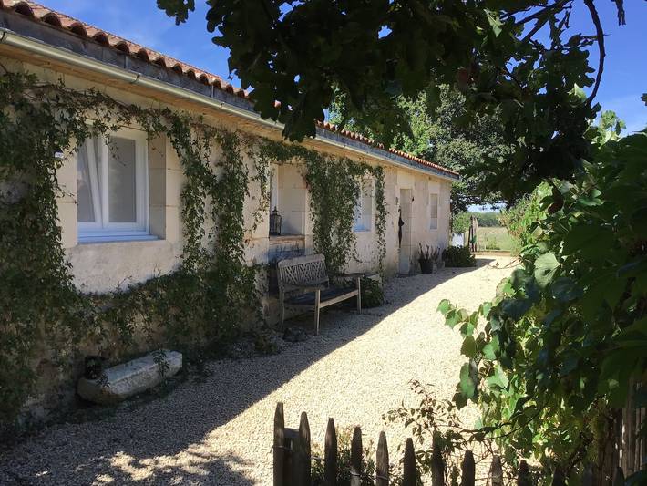 Gîte pour 4 personnes, avec piscine