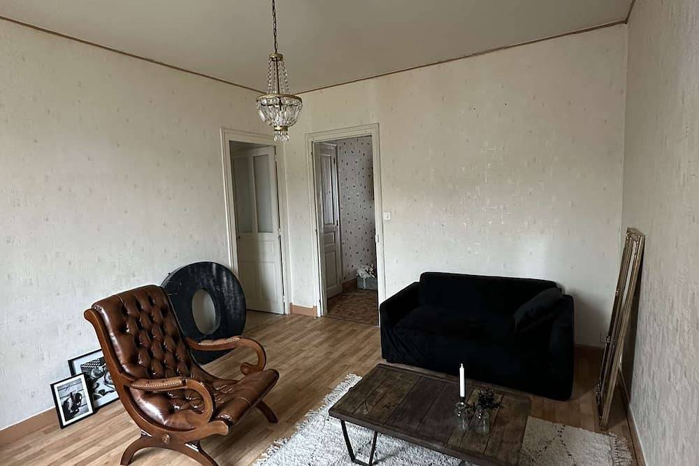 Appartement entier, Appartement dans maison de famille in Vic-sur-Cère, Région d'Aurillac