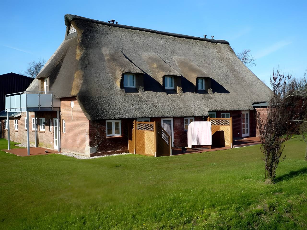Ganze Wohnung, Ferienwohnung 'Am Halbmond 3' mit privater Terrasse, privatem Garten und Wi-Fi in Hellschen-Heringsand-Unterschaar, Nordseeküste