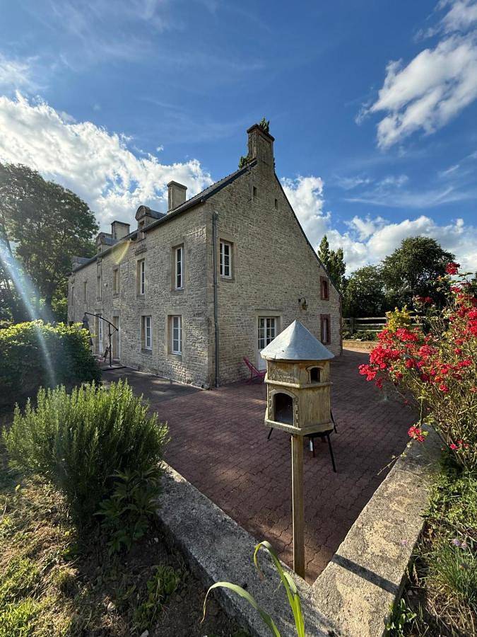 Location de vacances pour 6 personnes, avec vue et jardin à Tour-en-Bessin - 4