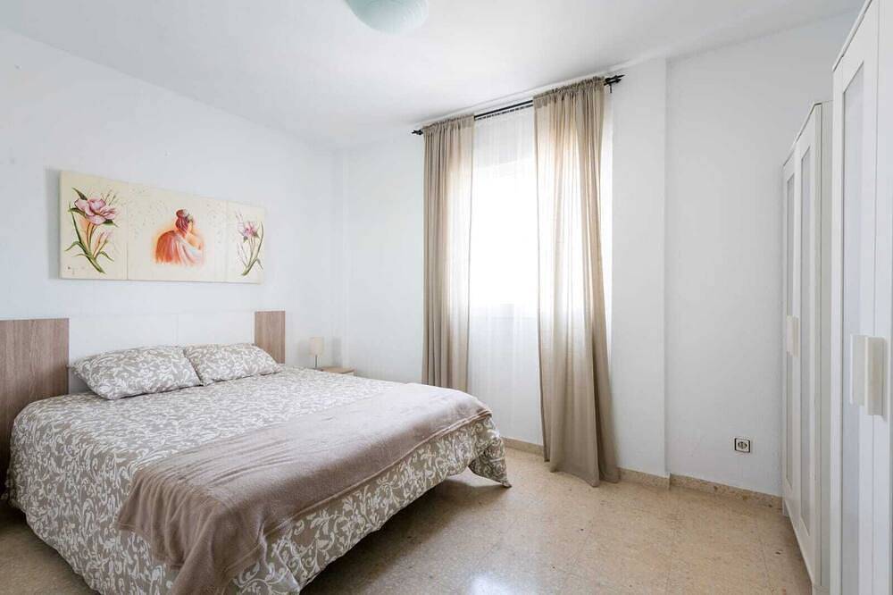 Entire apartment, 3 bedroom apartment Hl Gines Sevilla in Gines, Sevilla Province