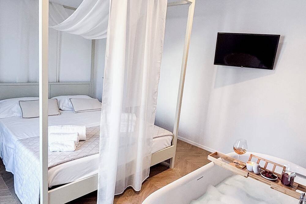Entire apartment, Attico luxury in Conversano, Bari Province