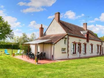 Gîte pour 6 personnes, avec terrasse et jardin à Soings-en-Sologne