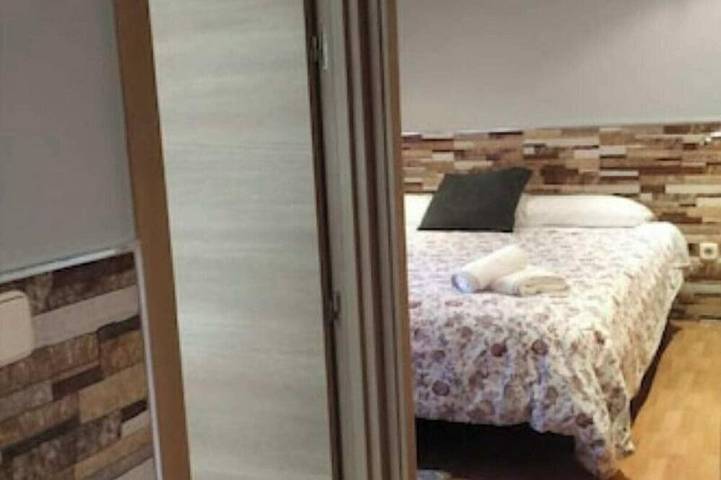 Entire apartment, Deluxe 1 Room Apartment in Barajas, Madrid
