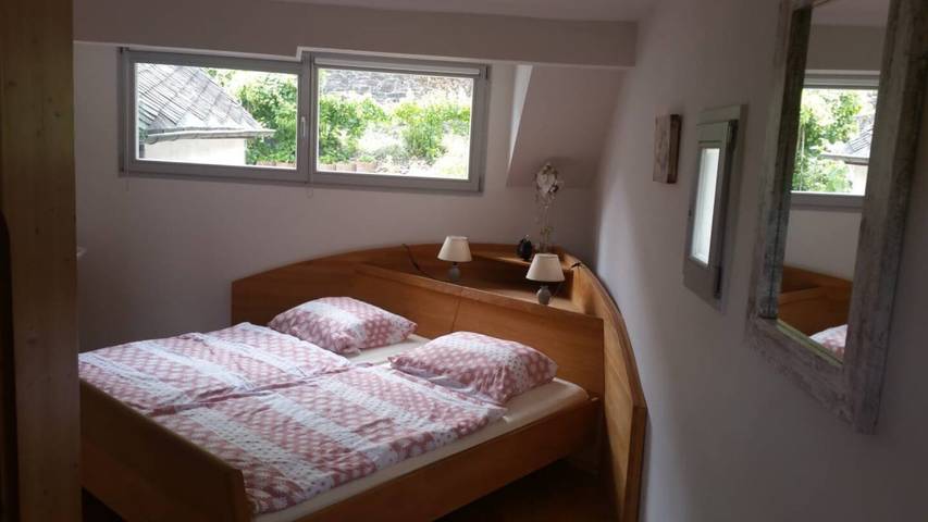 Ferienwohnung für 4 Personen, mit Balkon und Seeblick in Bremm - 2