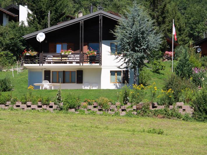Ferienwohnung für 6 Personen, mit Balkon und Garten in Fiesch
