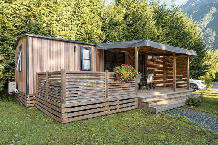 Caravane pour 6 personnes, avec Balcon/Terrasse ainsi que Terrasse et Jardin