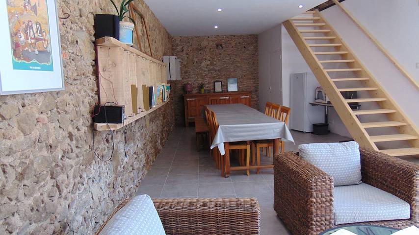 Gîte pour 21 personnes, avec jardin et terrasse dans les Deux-Sèvres - 4