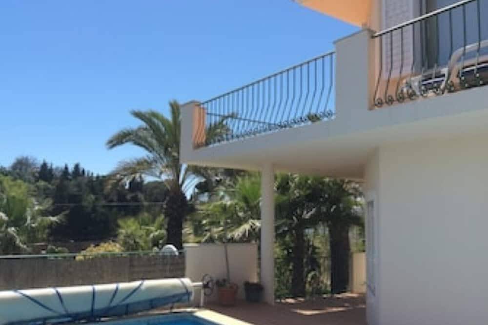 Villa for 8 People in Ferragudo, Faro District