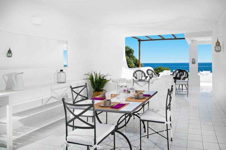 Villa per 4 persone, con Terrazza e Giardino a Fontane Bianche