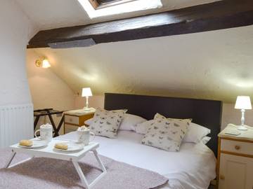 Log Cabin for 2 People in Shropshire, Midlands, Photo 4