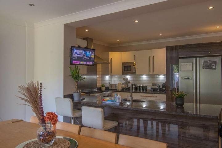 Holiday rental for 15 people, with Hot tub and Terrace as well as Garden in Luton