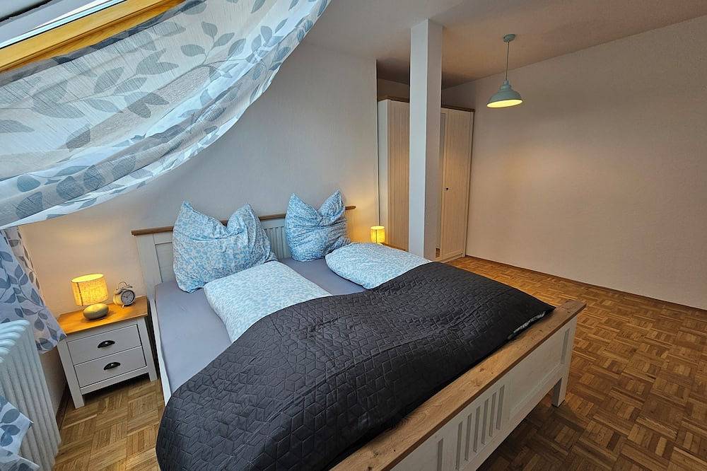 Geheel appartement, Gemütliche und neu Eingerichtete Dachgeschosswohnung in Bad Wilhelmshöhe in Kassel, Hessisches Bergland