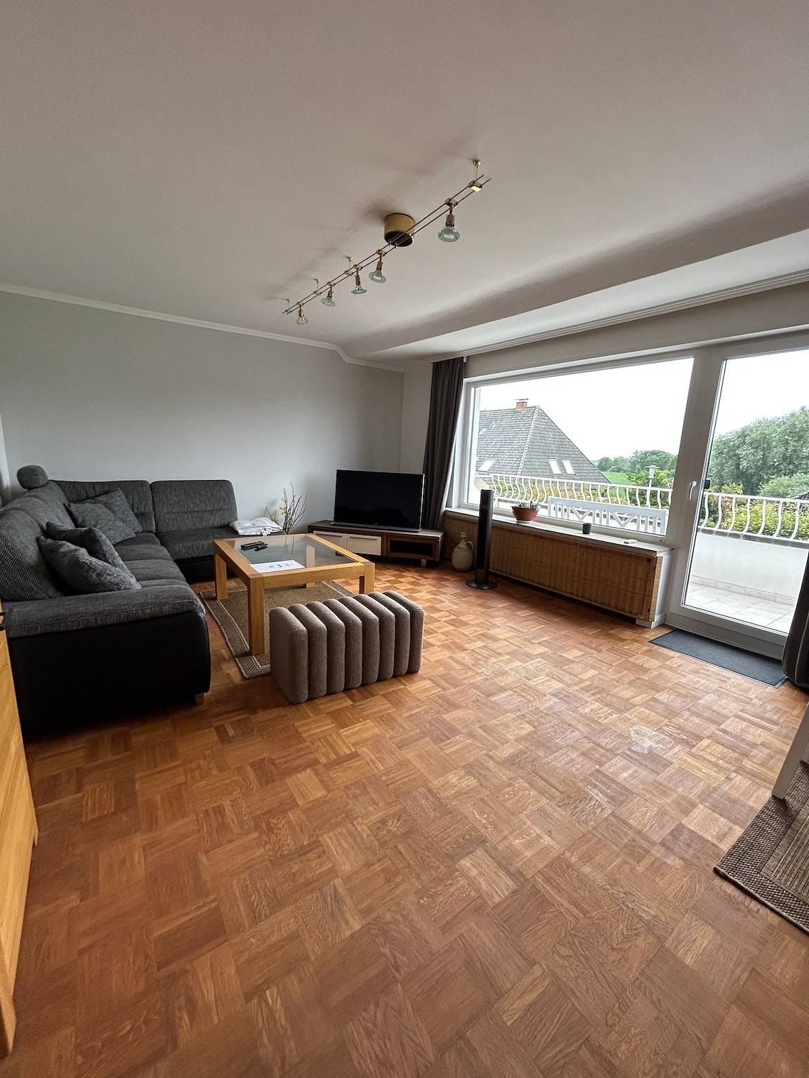 Ganze Wohnung, Familienfreundliche Wohnung in Achim mit Garten, Balkon und Wlan in Achim, Landkreis Verden