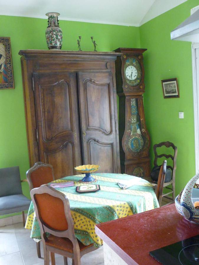 Location de vacances pour 2 personnes, avec terrasse ainsi que jardin et vue à Saint-Clet