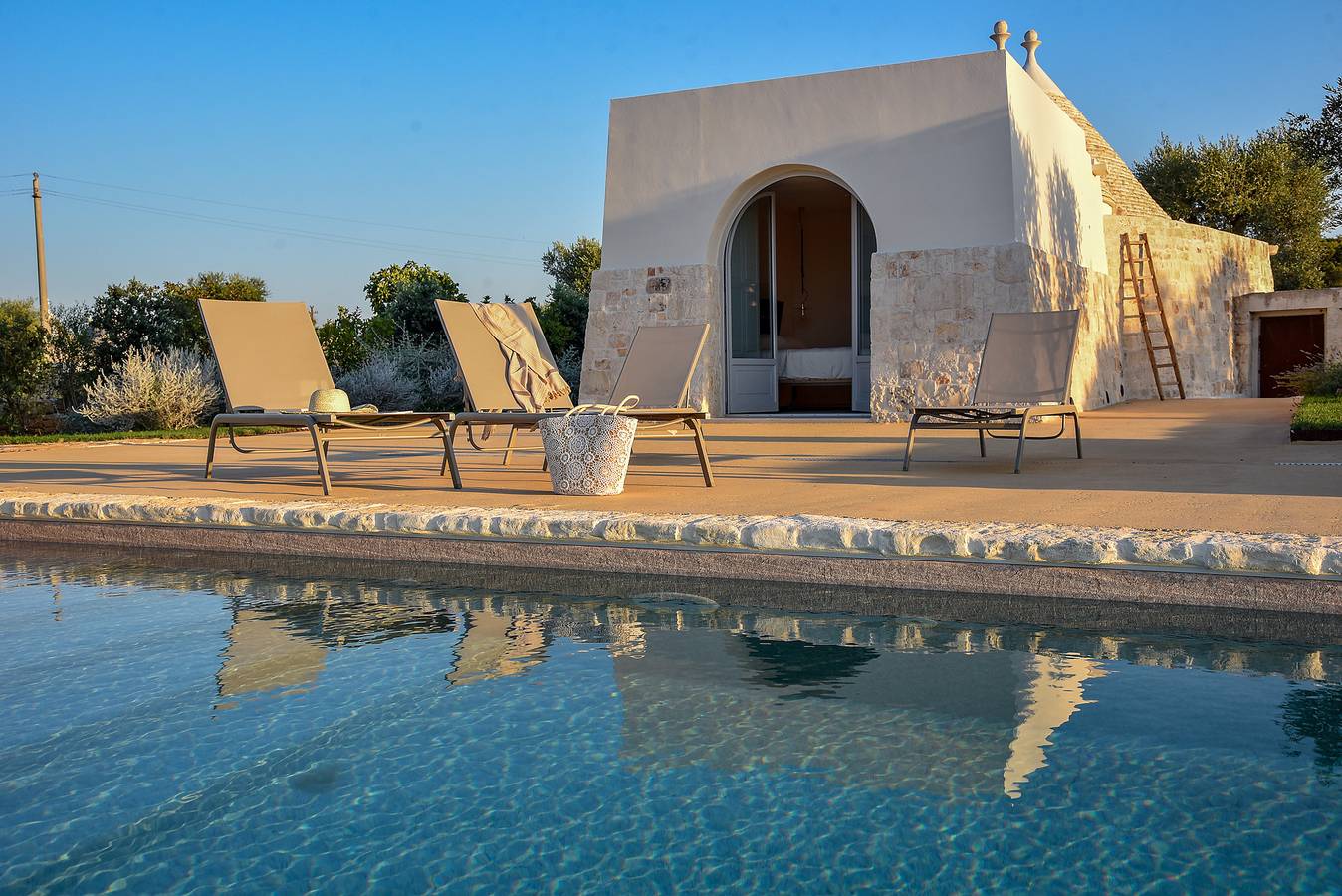 Td Trullo Rosmarini Enchanted Retreat with Pool in Cisternino, Salento