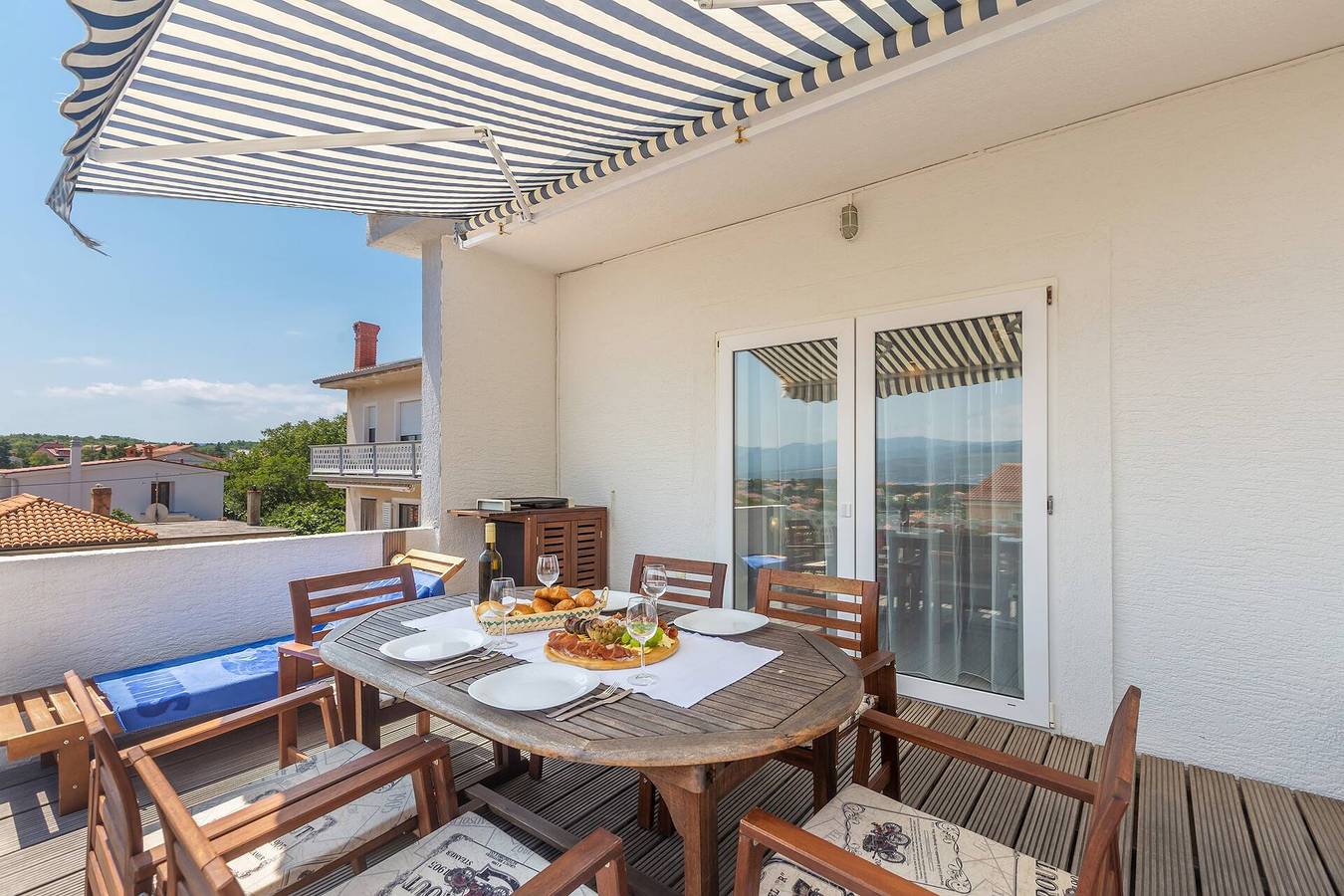Appartement entier, Apartment Presker - sea view, modern, 280 m from sea, private terrace, Bbq in Silo (Krk), Krk