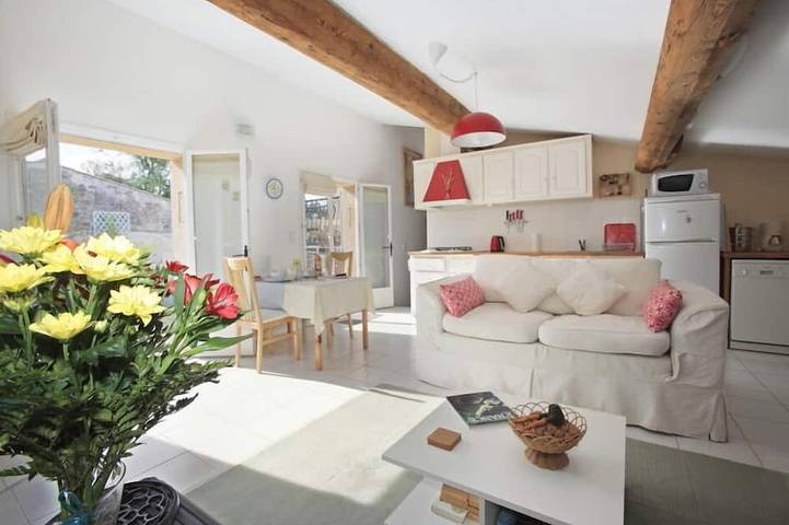 Gîte pour 2 personnes, avec Terrasse et Jardin à Montpinier