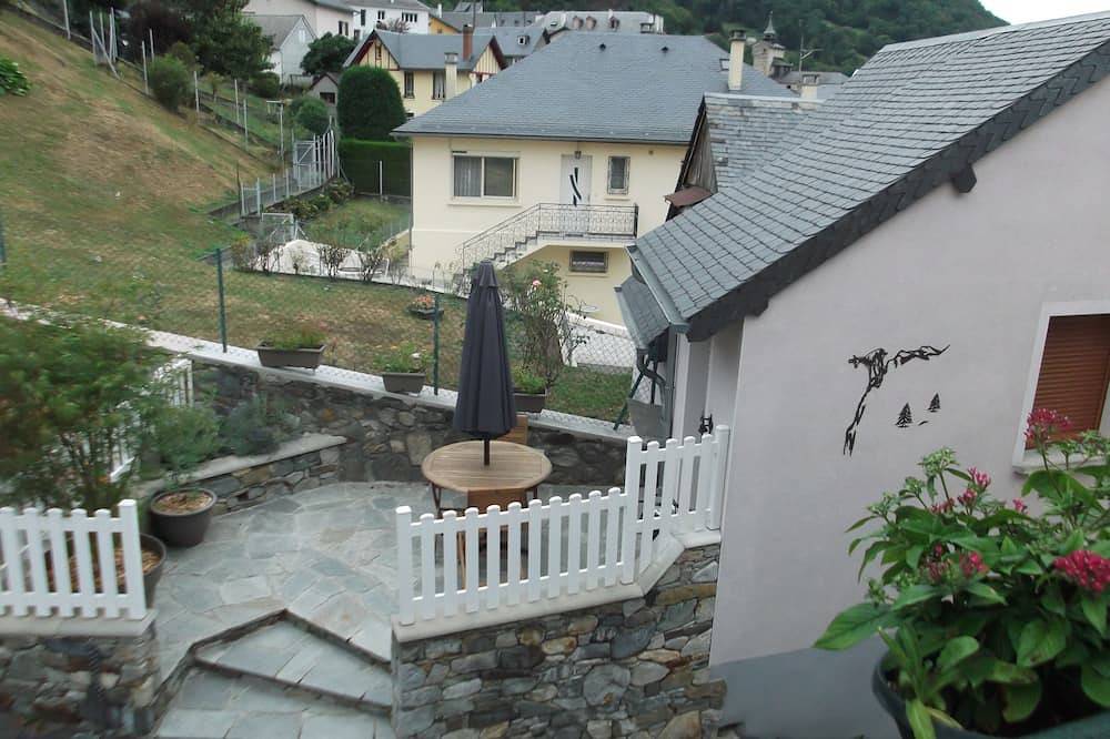 Gite apartment 2 people located between cauterets luz gavarnie ideal spa treatment in Soulom, Pyrenees National Park