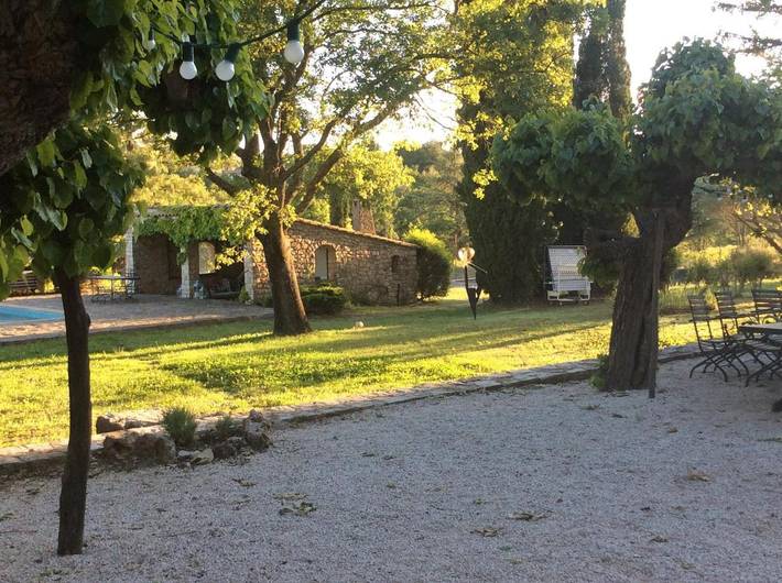 Location de vacances pour 15 personnes, avec jardin ainsi que piscine et vue à Pourrières - 2