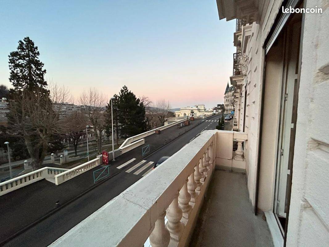 Appartement entier, One-Bedroom Apartment in Royat, Parc naturel régional des Volcans d'Auvergne