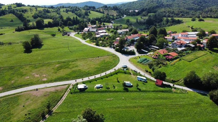 Ferienpark für 4 Personen, mit Garten und Ausblick, mit Haustier in Slowenien - 2
