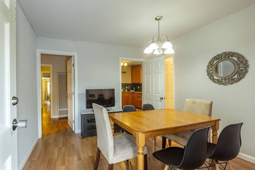 5Br House | Downtown Redwood City | 10mins to Stanford/Palo Alto | Parking in Redwood City, Silicon Valley