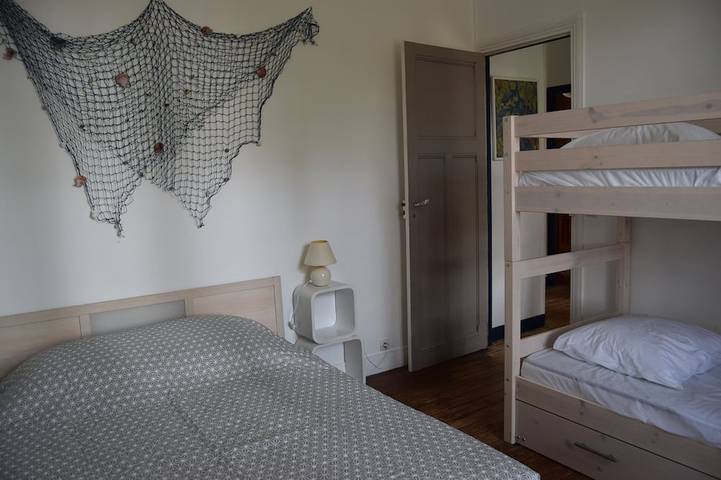 Location de vacances pour 10 personnes, avec terrasse et jardin dans Plage du Hôme - 3