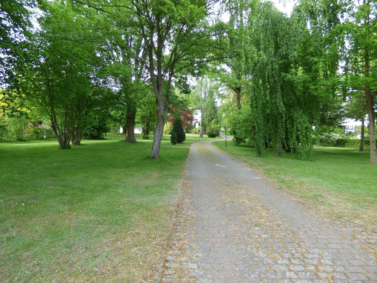 Apartamento vacacional entero, Sonnige Ferienwohnung -100qm - im 1. Obergeschoss der Villa Walhall in einem parkähnlichen Garten in Sellin, Rügen