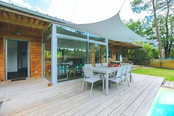 Villa pour 10 personnes, avec jardin ainsi que terrasse et jacuzzi à Mimizan