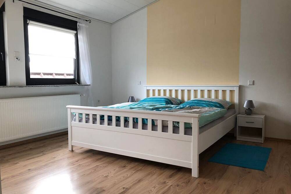 Ganze Wohnung, Rupp Ferienwohnung - Appartement/Fewo, Dusche oder Bad, Wc, 2 Schlafräu in Wallerfangen, Saargau