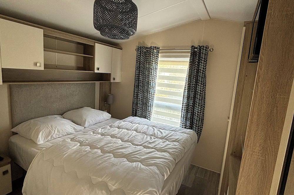 Mobilhome Situé au Bois D'amour de Dinard in Dinard, Région de Saint-Malo
