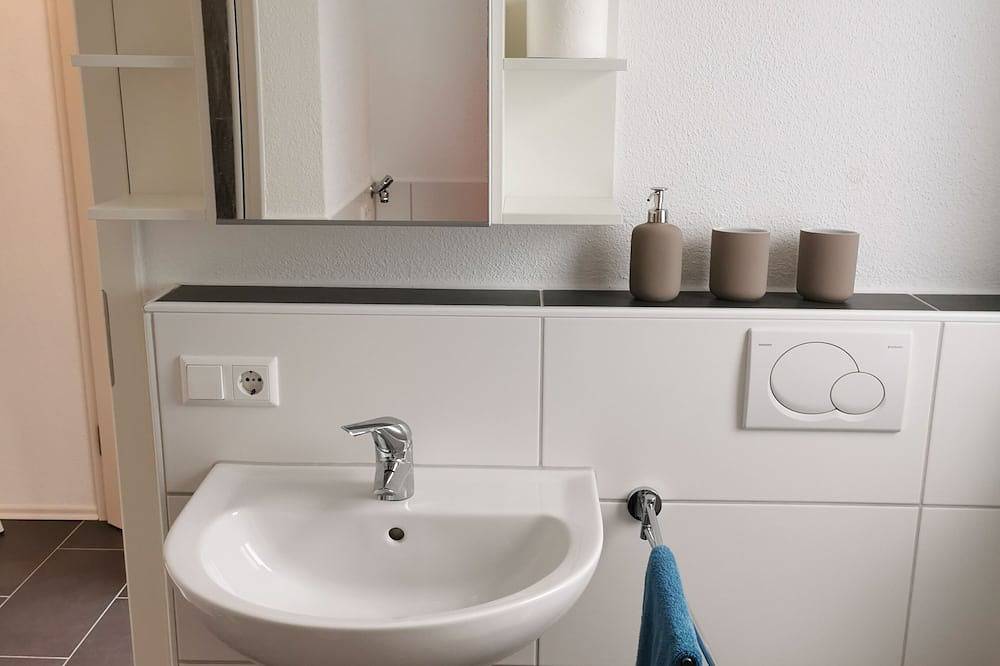 Ganze Wohnung, Klimatisierte Ferienwohnung in schöner Ortsrandlage in Heitersheim, Südschwarzwald