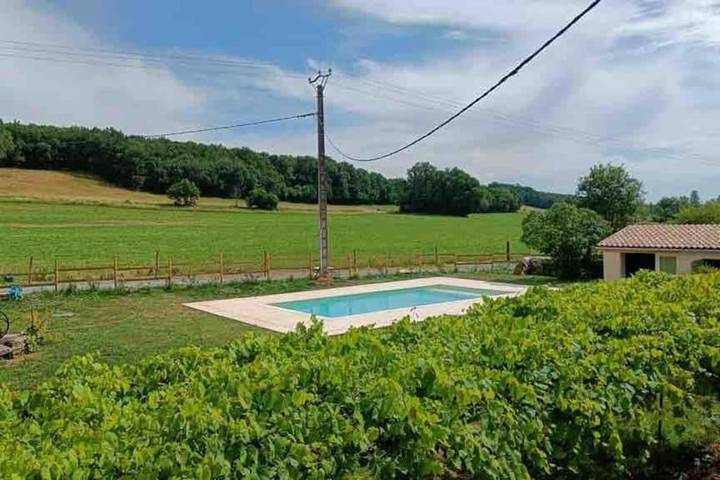 Location de vacances pour 10 personnes, avec piscine et terrasse ainsi que vue et jardin à Lombers - 2