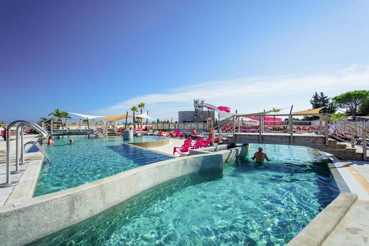 Camping für 5 Personen, mit Whirlpool und Terrasse sowie Pool in Sérignan