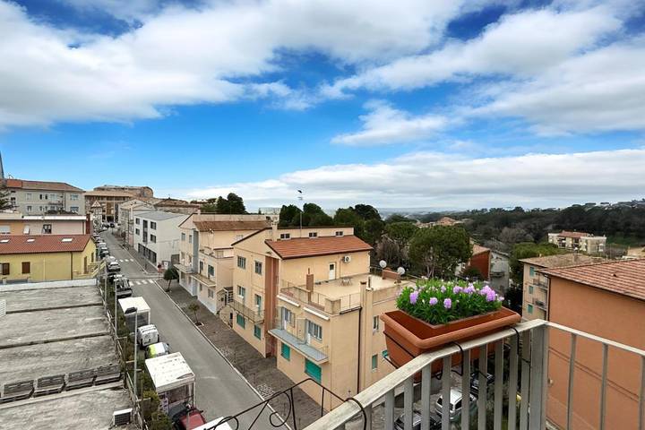 Apartamento de vacaciones para 5 personas, con balcón y jacuzzi - 1