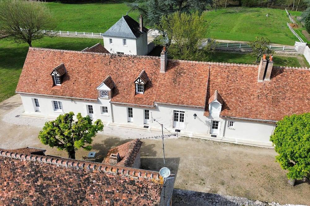 Chambre d'hôtes familiale nature verte au cœur des châteaux à 30 km de Beauval in Cellettes, Sologne