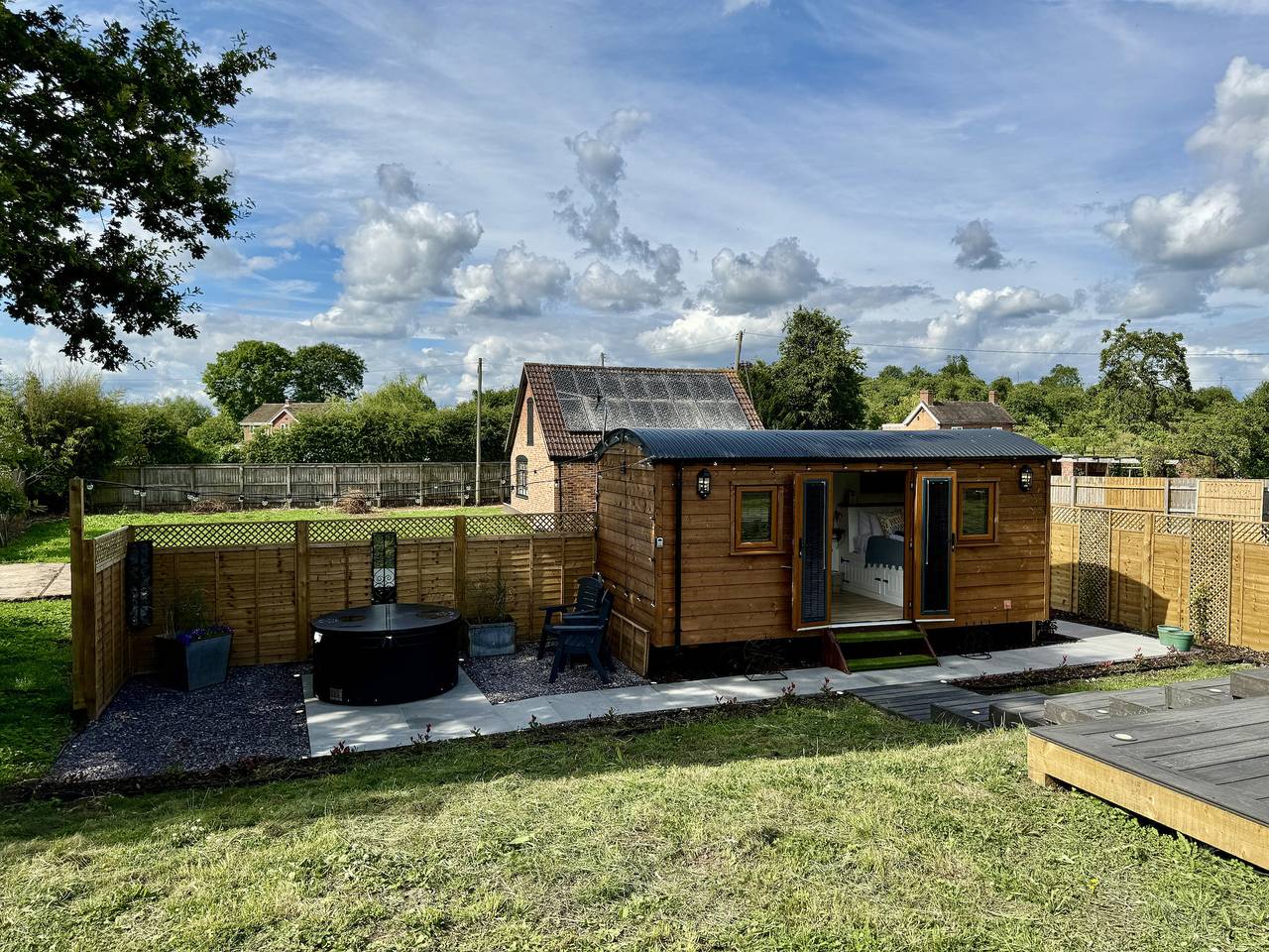 Mooffitch Riverview Hut in Gloucestershire