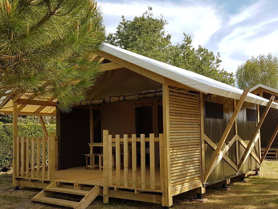 Camping Le Lagon Bleu - Canvas and wooden tent 4 persons - Lodge cambodgia 2 bedrooms in Notre-Dame-de-Monts, Vendée