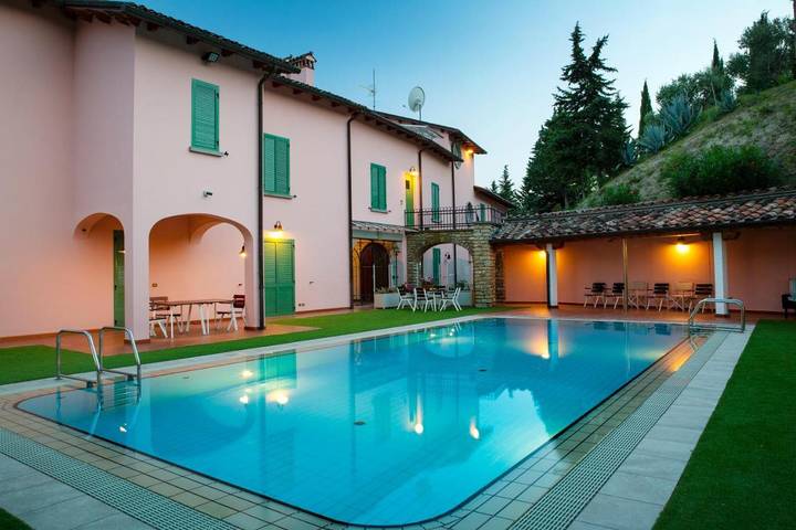 Hotel, mit Terrasse und Garten sowie Pool und Sauna