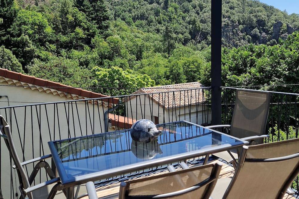 Apartamento entero, Gite Entièrement Neuf, en Pleine Nature, en Bordure de la Rivière in Vallées-d'Antraigues-Asperjoc, Parc naturel régional des Monts d'Ardèche