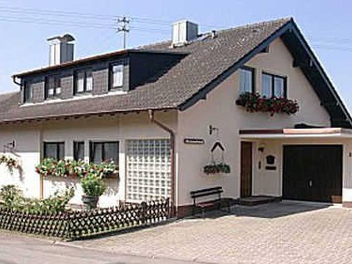 Ferienwohnung für 4 Personen, mit Balkon und Ausblick in Bad Dürrheim