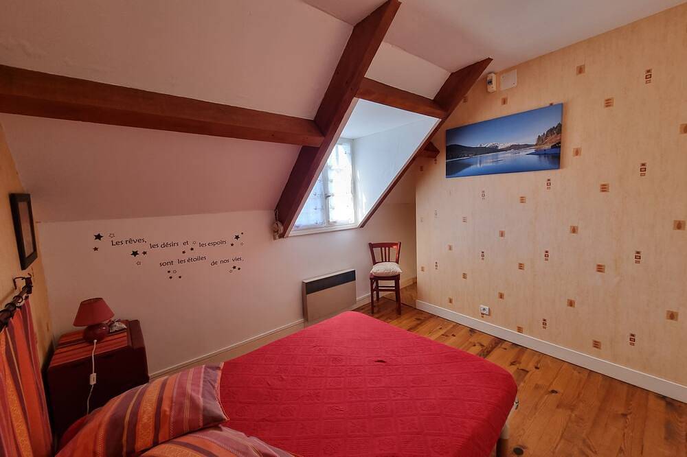 Maison au cœur d'un petit village de montagne in Boutx, Pyrénées