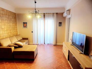 Gîte pour 3 personnes, avec balcon à Tirana