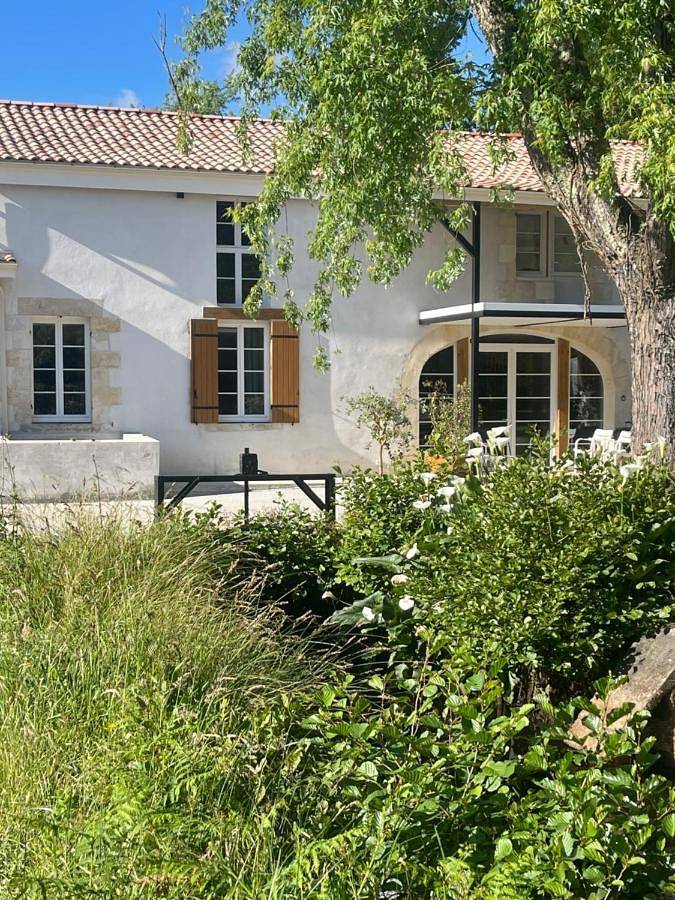 Maison de vacances pour 6 personnes, avec Terrasse ainsi que Jardin et Vue à Salles
