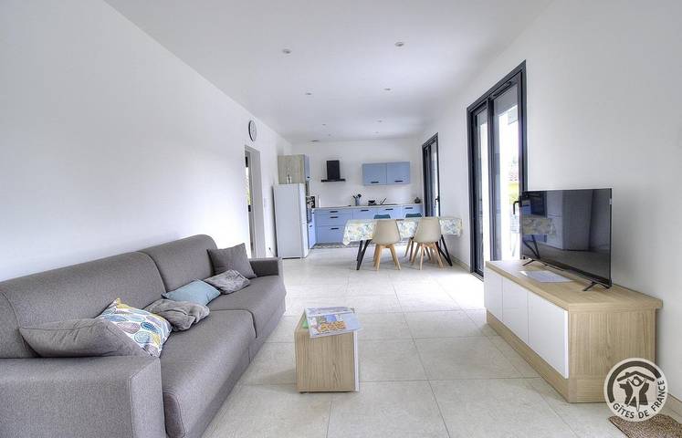 Gîte pour 4 personnes, avec Terrasse et Jardin à Chaponnay