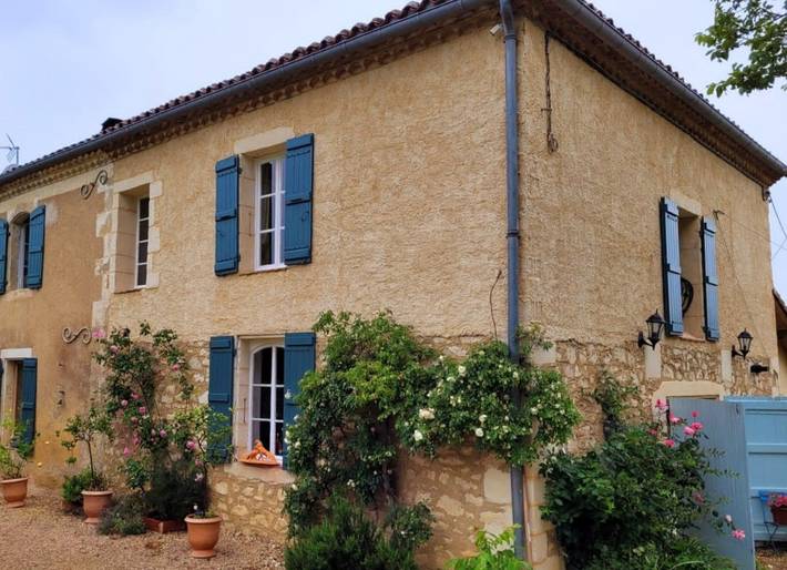 Gîte pour 7 personnes, avec terrasse ainsi que piscine et jardin, animaux acceptés - 1