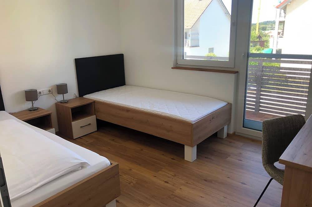 Ganze Wohnung, Ferienwohnung mit 65 qm, 2 Schlafzimmer, max. für 2 Erwachsene + 3 Kinder in Illmensee, Region Bodensee-Oberschwaben