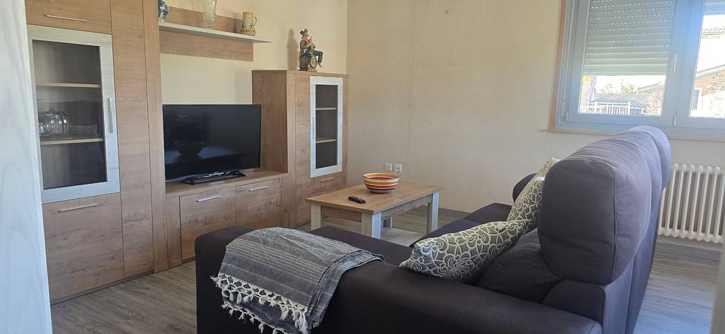 Casa 'Aceñas' with Mountain Views, Shared Pool and Wi-Fi in O Rosal, Pontevedra Province